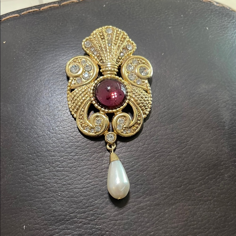 Jeff Lieb Elegant Gold and Red Brooch with Pearl Drop. Rare! - Picture 2 of 9